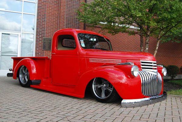 1946 Chevrolet Pickup - Side